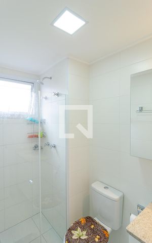 Apartamento à venda com 67m², 2 quartos e 1 vaga Apartamento à venda com 67m², 2 quartos e 1 vagaBanheiro da Suíte
