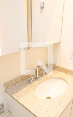 Apartamento à venda com 67m², 2 quartos e 1 vaga Apartamento à venda com 67m², 2 quartos e 1 vagaBanheiro Social