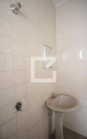 Casa à venda com 200m², 4 quartos e 4 vagasBanheiro de Serviço