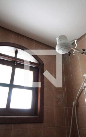 Casa à venda com 200m², 4 quartos e 4 vagasBanheiro 2