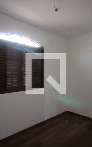 Casa à venda com 200m², 4 quartos e 4 vagasQuarto 4