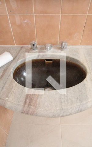 Casa à venda com 200m², 4 quartos e 4 vagasBanheiro 2