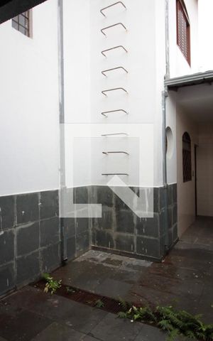 Casa à venda com 200m², 4 quartos e 4 vagasQuintal