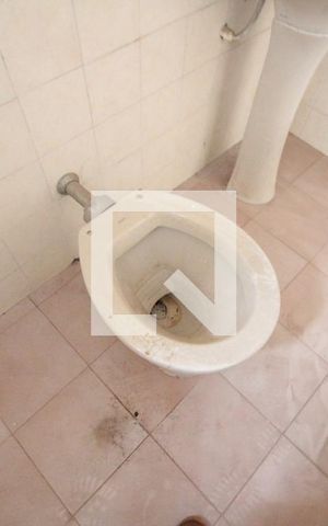 Casa à venda com 200m², 4 quartos e 4 vagasBanheiro de Serviço