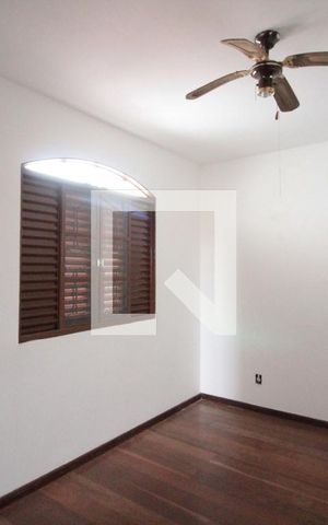 Casa à venda com 200m², 4 quartos e 4 vagasQuarto 2