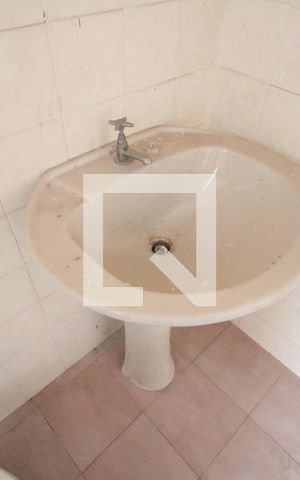 Casa à venda com 200m², 4 quartos e 4 vagasBanheiro de Serviço