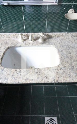 Casa à venda com 200m², 4 quartos e 4 vagasBanheiro do Quarto 1