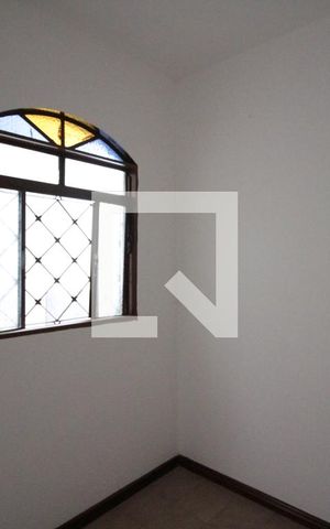Casa à venda com 200m², 4 quartos e 4 vagasQuarto de Serviço