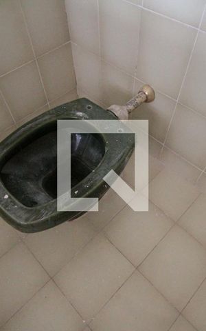 Casa à venda com 200m², 4 quartos e 4 vagasBanheiro