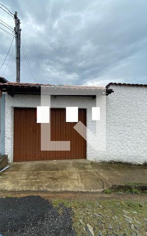 Casa à venda com 200m², 4 quartos e 4 vagas Casa à venda com 200m², 4 quartos e 4 vagasFachada