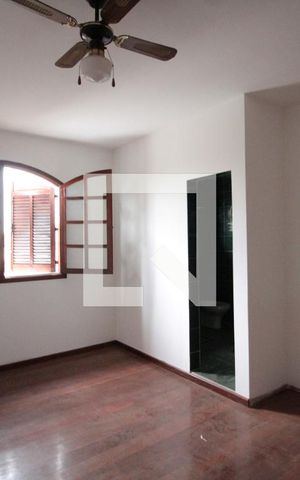 Casa à venda com 200m², 4 quartos e 4 vagasQuarto