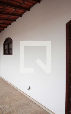 Casa à venda com 200m², 4 quartos e 4 vagasSacada