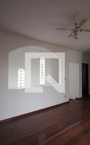 Casa à venda com 200m², 4 quartos e 4 vagasSala 2