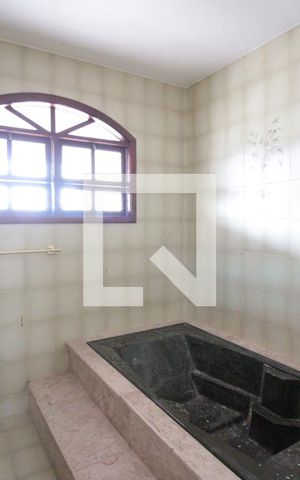 Casa à venda com 200m², 4 quartos e 4 vagasBanheiro
