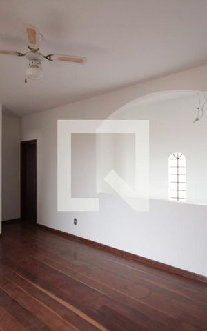 Casa à venda com 200m², 4 quartos e 4 vagasSala 2