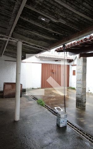 Casa à venda com 200m², 4 quartos e 4 vagasGaragem