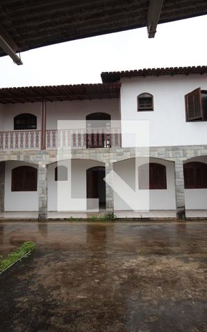 Casa à venda com 200m², 4 quartos e 4 vagasFachada
