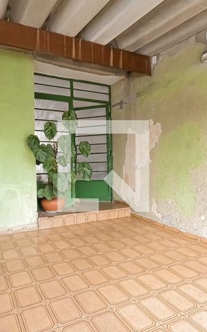 Casa à venda com 180m², 2 quartos e 2 vagas Casa à venda com 180m², 2 quartos e 2 vagasGaragem