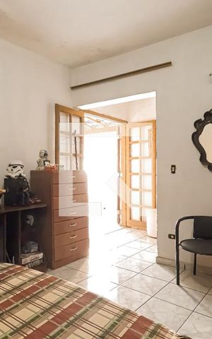Casa à venda com 180m², 2 quartos e 2 vagas Casa à venda com 180m², 2 quartos e 2 vagasQuarto