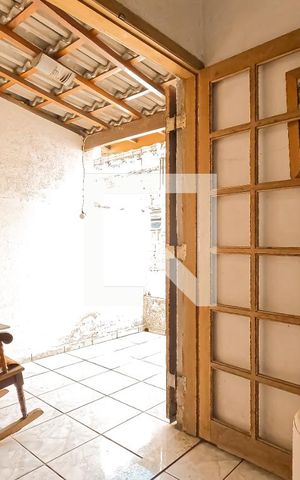 Casa à venda com 180m², 2 quartos e 2 vagas Casa à venda com 180m², 2 quartos e 2 vagasQuarto