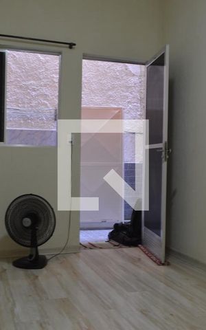 Casa à venda com 45m², 2 quartos e sem vagaSala