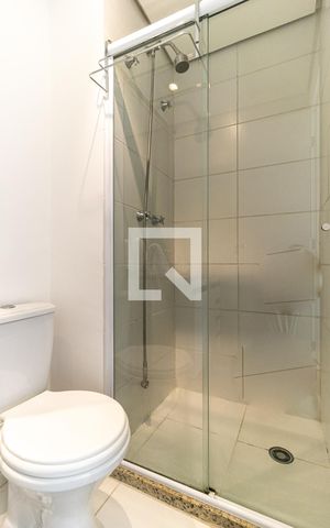 Apartamento à venda com 42m², 1 quarto e 1 vagaBanheiro - Box