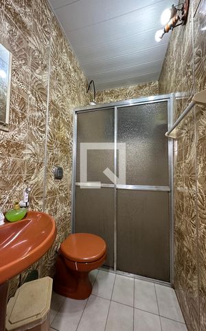 Casa à venda com 100m², 3 quartos e 2 vagasBanheiro
