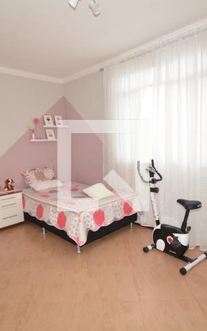 Casa à venda com 217m², 4 quartos e 2 vagasQuarto 2 do Segundo Piso