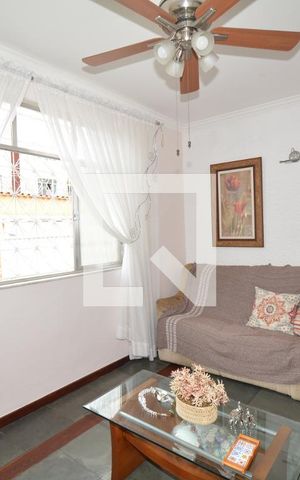 Casa à venda com 217m², 4 quartos e 2 vagasSala de Estar