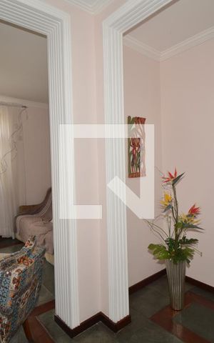 Casa à venda com 217m², 4 quartos e 2 vagasSala de Estar