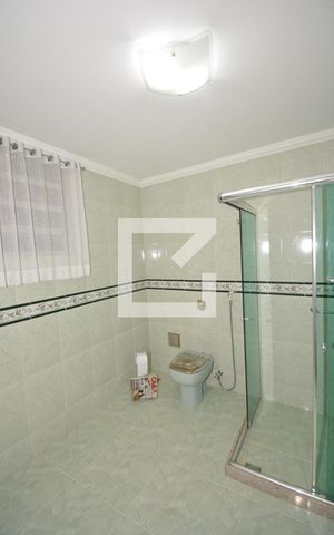 Casa à venda com 217m², 4 quartos e 2 vagasBanheiro Social do Primeiro Piso