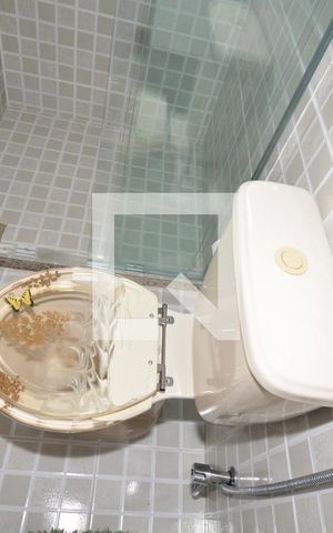 Casa à venda com 217m², 4 quartos e 2 vagasBanheiro da Suíte
