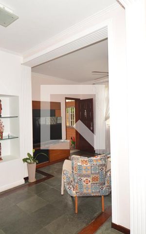 Casa à venda com 217m², 4 quartos e 2 vagasSala de Estar