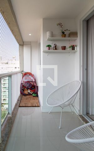Apartamento à venda com 137m², 3 quartos e 2 vagasVaranda da sala 