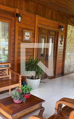 Casa de condomínio para alugar com 810m², 4 quartos e 3 vagas Casa de condomínio para alugar com 810m², 4 quartos e 3 vagasÁrea Externa
