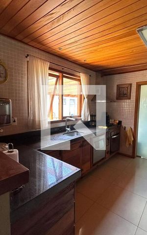 Casa de condomínio para alugar com 810m², 4 quartos e 3 vagas Casa de condomínio para alugar com 810m², 4 quartos e 3 vagasCozinha