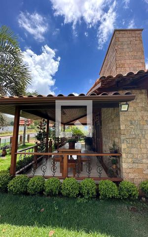 Casa de condomínio para alugar com 810m², 4 quartos e 3 vagas Casa de condomínio para alugar com 810m², 4 quartos e 3 vagasÁrea Externa