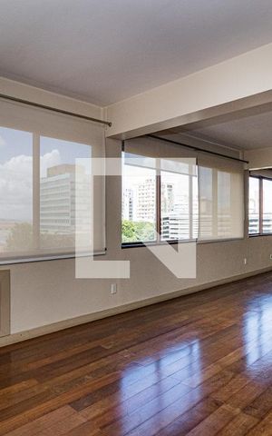 Apartamento à venda com 200m², 3 quartos e 1 vagaSala