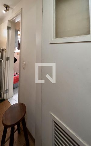 Apartamento à venda com 80m², 2 quartos e 2 vagasBanheiro de Serviço