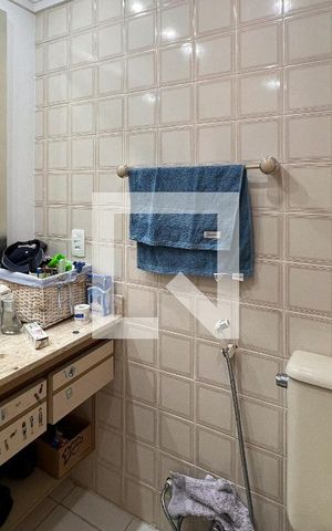 Apartamento à venda com 80m², 2 quartos e 2 vagasBanheiro da Suíte