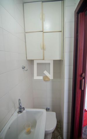 Apartamento para alugar com 165m², 4 quartos e 2 vagasBanheiro de Serviço