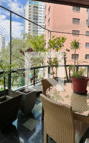 Apartamento à venda com 357m², 4 quartos e 4 vagasVaranda