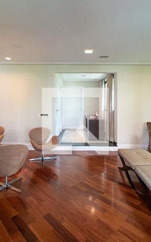 Apartamento à venda com 357m², 4 quartos e 4 vagasSala