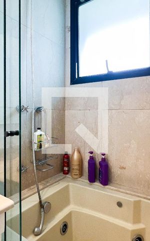 Apartamento à venda com 357m², 4 quartos e 4 vagasBanheiro da Suíte 1