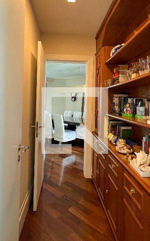 Apartamento à venda com 357m², 4 quartos e 4 vagasCorredor