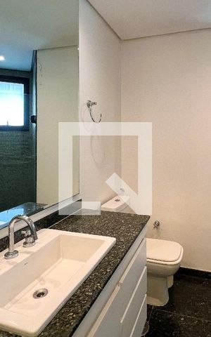 Apartamento à venda com 357m², 4 quartos e 4 vagasBanheiro da Suíte 3