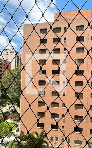 Apartamento à venda com 357m², 4 quartos e 4 vagasQuarto de Serviço 1
