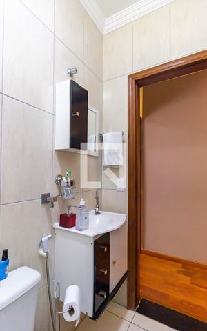 Casa à venda com 157m², 4 quartos e 7 vagas Casa à venda com 157m², 4 quartos e 7 vagasBanheiro