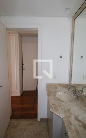 Apartamento à venda com 384m², 4 quartos e 4 vagasSuite do Quarto 3