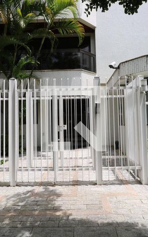 Apartamento à venda com 384m², 4 quartos e 4 vagasFachada 